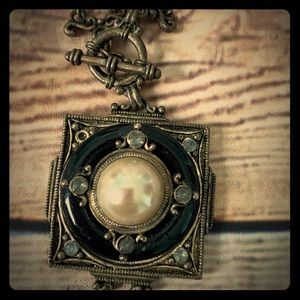 VCLM Elegant Garland Pearl Crystal Necklace